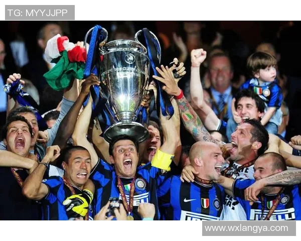 足球刺头球星的逆袭之路：从场外争议到赛场英雄的传奇蜕变